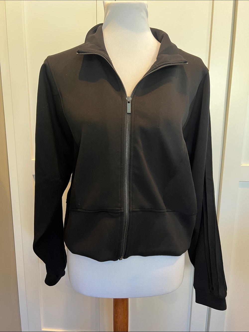 NWT VICI Bold Moves Buttery Soft Zip Up Active Jacket Black L